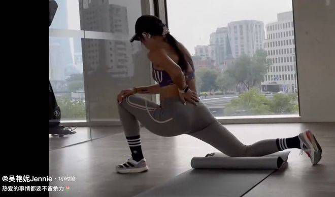 方佳欣一脸疑惑：我们自己的业务不是也开展的很好吗？应该不需要这么上赶着去跟别人合作？刘家辉摆摆手：你懂个鸟，自从伊苏航运成立以来，整个亚洲的航运市场都发生了很大的变化，伊苏航运不但整合了伊藤家族和燕京苏家在航运上的所有资源，而且还跟大名鼎鼎的万龙殿合作密切，现在全球的武装护航业务，大部分都掌握在万龙殿手里，而万龙殿的护航资源也优先提供给伊苏航运，我们如果能跟伊苏航运合作，无论是运力还是安全，都能有足够的保障。